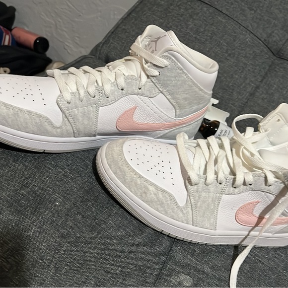 Nike Jordan 1 pink grey and white - Picture 1 of 1
